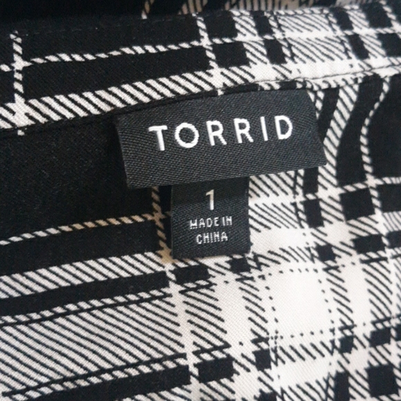 Torrid Black And White Plaid Challis Shirtdress - Picture 12 of 15